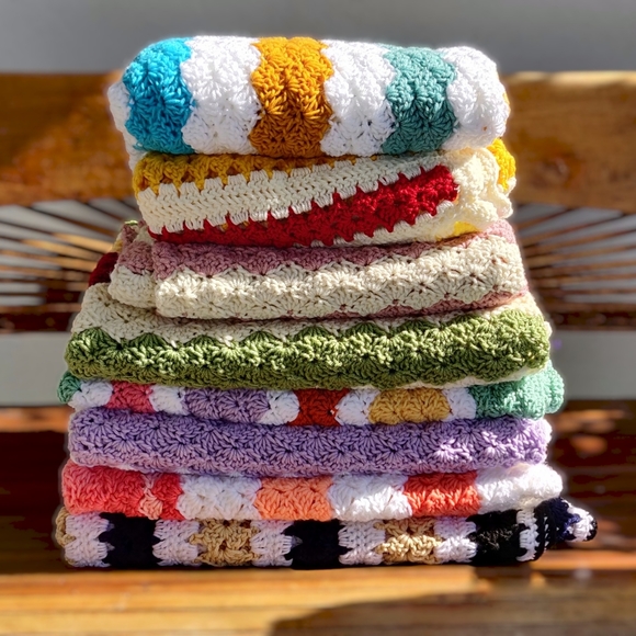 Handmade Crotchet Baby Blanket | Nursery | Baby Shower Gift | Newborn | Gift - Picture 3 of 3